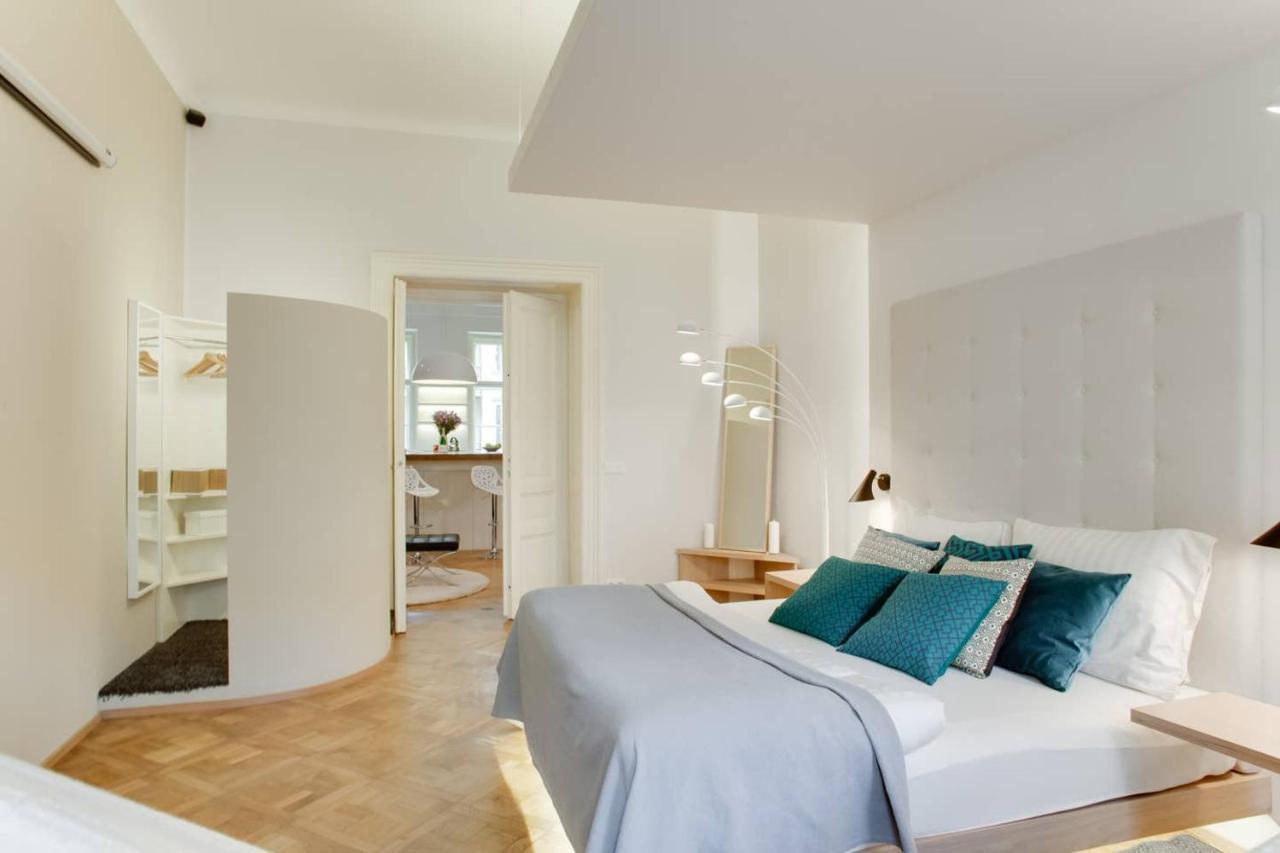 Bright Prague Na Porici Apartment ภายนอก รูปภาพ