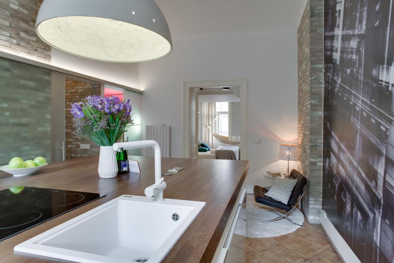 Bright Prague Na Porici Apartment ภายนอก รูปภาพ